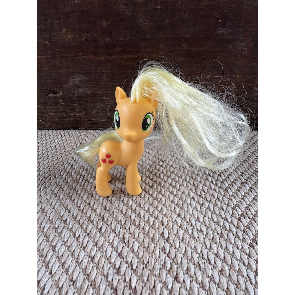 Hasbro My Little Pony G4 Apple Jack 3" Brushable Yellow Apples Applejack - Picture 2 of 5